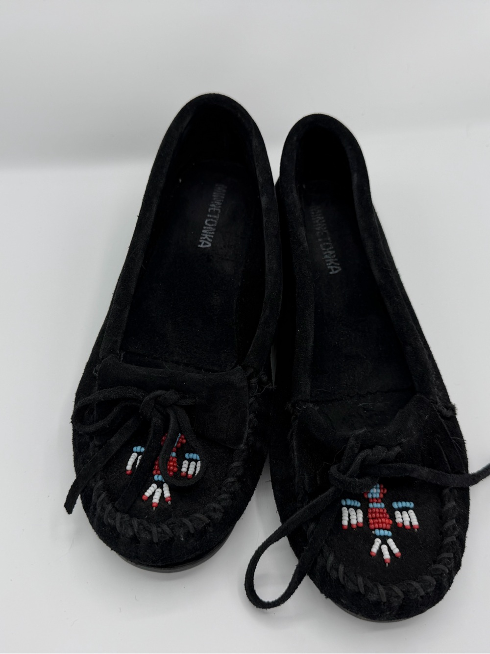 Minnetonka Thunderbird II Black Suede Beaded Moccasins Women’s 8.5